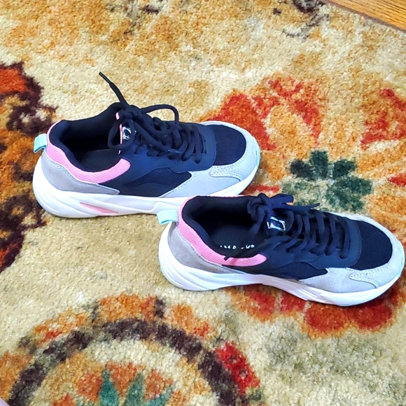 Girls Primark Sneakers - Picture 6 of 7